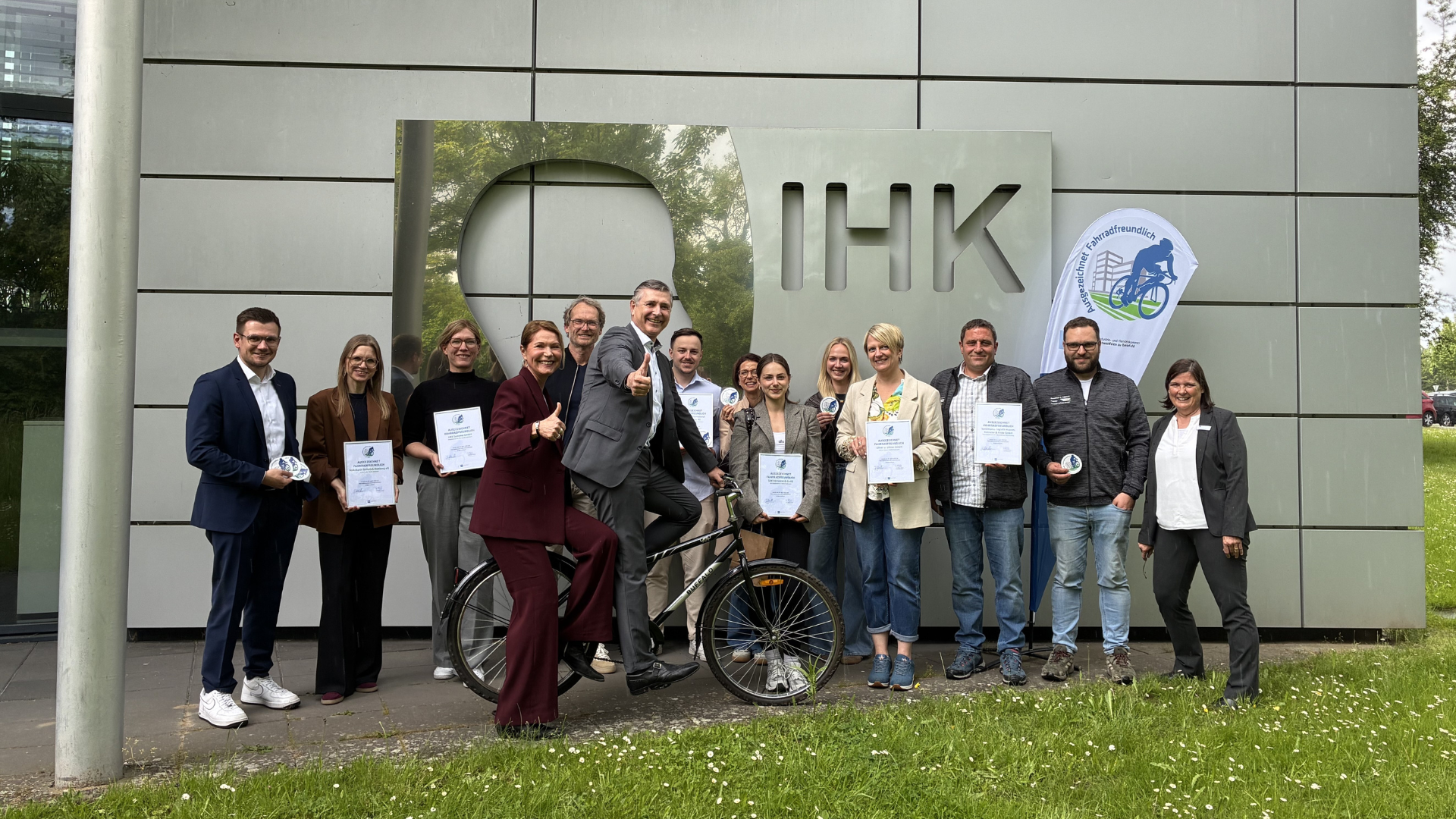 Preisträger vor der IHK Ostwestfalen in Paderborn